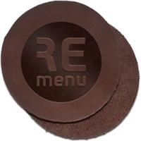 Шоколадный бирдекель или костер с тиснением логотипа из натуральной однослойной кожи