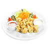 香脆炸泰国饺子照片与鸡肉和虾在薄的大米面团，肉末被包裹在一个袋子里，油炸，配上甜辣椒和辣辣酱汁